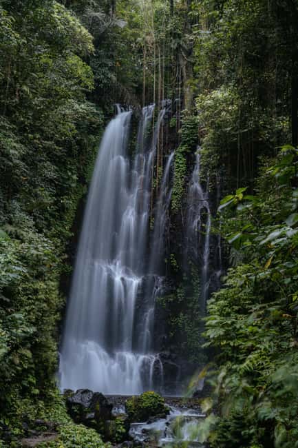 Munduk: Waterfalls Guided Trek & Authentic Local Lunch - Who Should Consider This Tour?