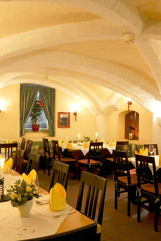 Munich: 3-Hour Culinary Nightwatch Tour - Walking along the Ancient City Wall and Beyond