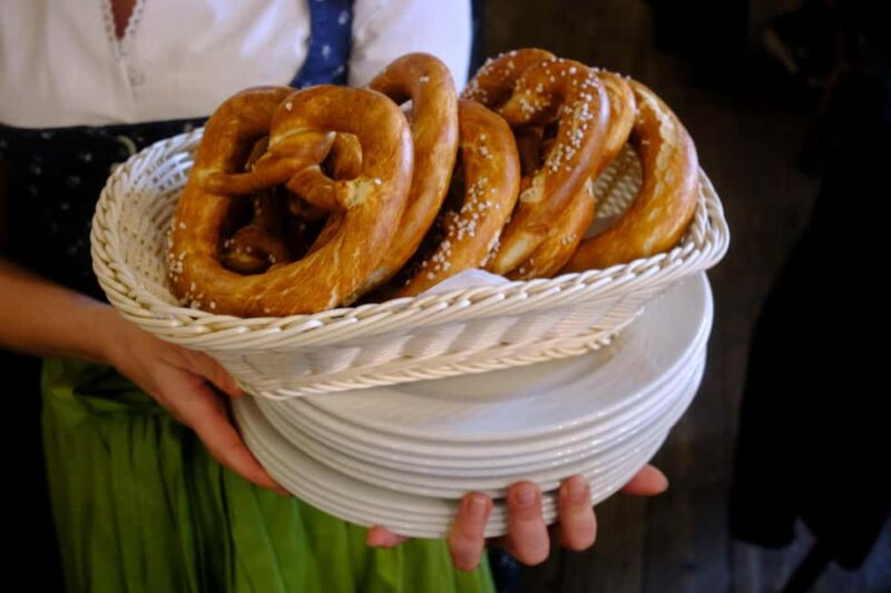 Munich: Beer and Pub Tour with Tasting Portions - Visiting Munich’s Historic Beer Halls and Breweries