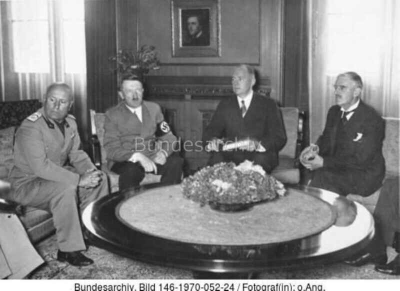 Munich: Book author offers private tours on Hitler and National Socialism - Starting at Marienplatz: The Gateway to Nazi Munich