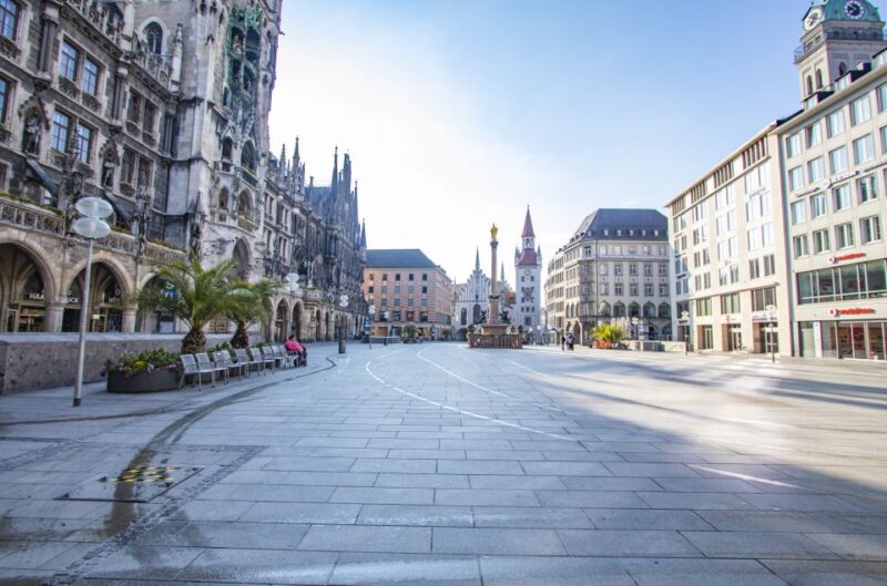 Munich: Capture the most Photogenic Spots with a Local - Booking and Cancellation Policies
