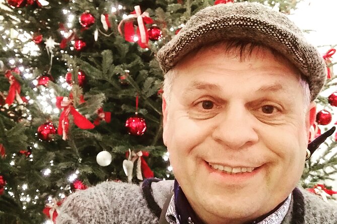 Munich Christmas Market Small Group Tour with Gingerbread Heart - Exploring Marienplatz’s Iconic Christmas Scene