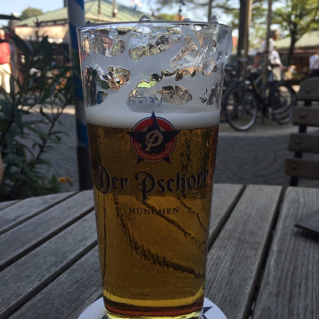 Munich: City Highlights and Beer Garden Walking Tour - Visiting the Hofbrauhaus and the Royal Residenz