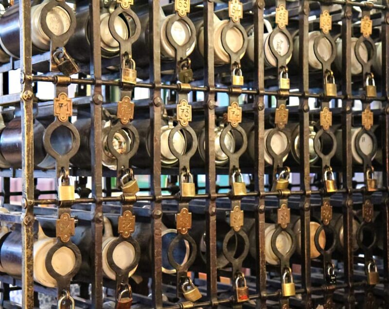 Munich: Food Tour Beer- 3 small beers & "Brotzeit" in GERMAN - Beer Tasting at the Beer and Oktoberfest Museum