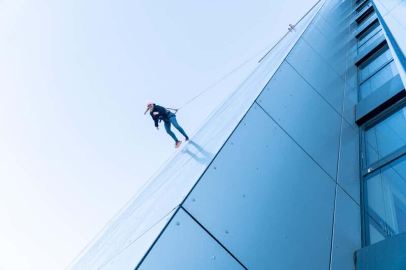 Munich: House Running in Schwabing - What to Expect on the Roof and During the Run