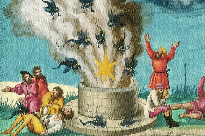 Munich Macabre Group Walking Tour - The Alter Hof and the Medieval Murder