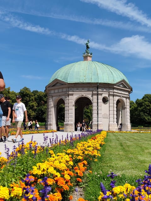 Munich: Mini Classic Bike Tour with Beer Garden Stop at 4 PM - Scenic Ride Through the English Garden and the Chinese Tower