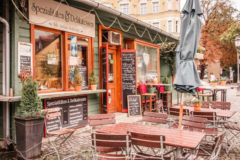 Munich Moments : City Tour - Nymphenburg Park, BMW Welt - Key Points