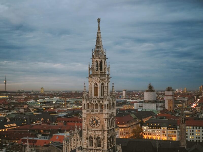 Munich: Must-See Attractions Walking Tour - Key Points
