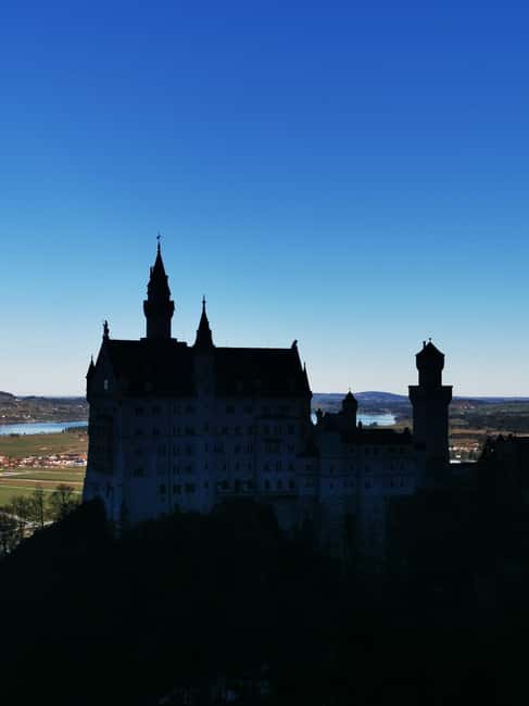 Munich: Neuschwanstein by Bus & Opt. Munich Xmas Market Tour - Inside the Fairytale: Guided Tour of Neuschwanstein Castle