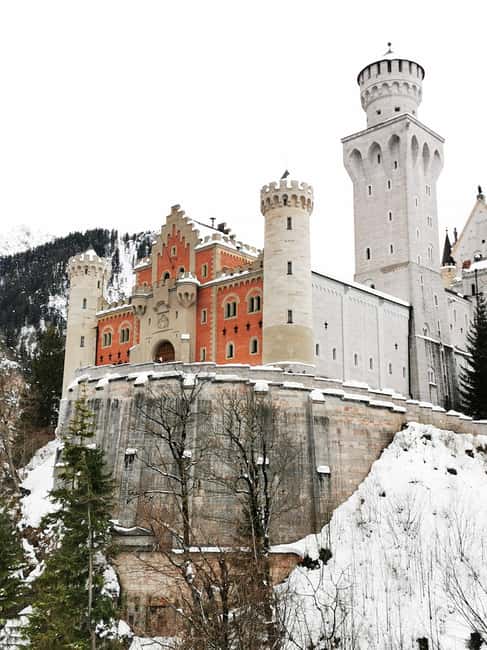 Munich: Neuschwanstein by Bus & Opt. Munich Xmas Market Tour - Climbing to Marienbrücke for Pictures and Views