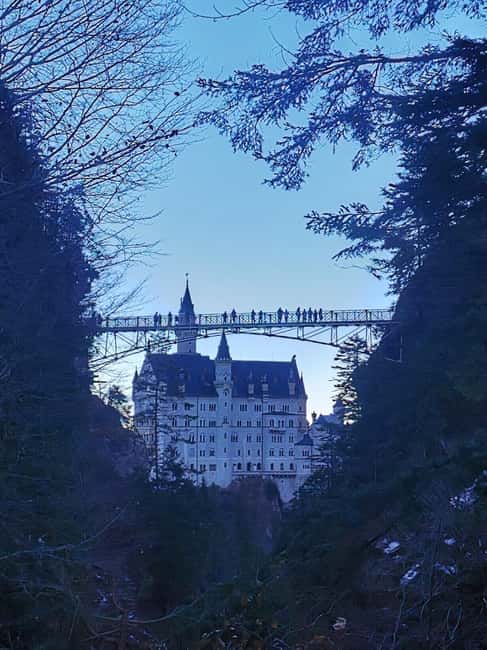 Munich: Neuschwanstein by Bus & Opt. Munich Xmas Market Tour - Returning to Munich and Optional Christmas Market Tour