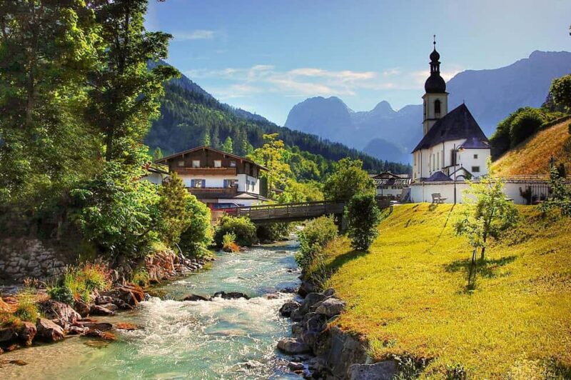 Munich: Neuschwanstein & Königssee Group or Private Tour - Exploring Oberammergau’s Painted Houses and Woodcarving