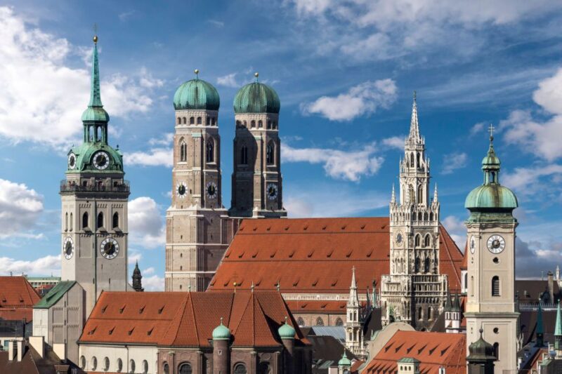 Munich: Old Town Guided Walking Tour - The Role of the Guides: Knowledgeable and Engaging Storytellers