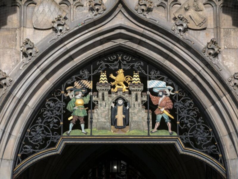 Munich: Old Town Guided Walking Tour - The Pace and Group Size: Ideal for a Short Introduction