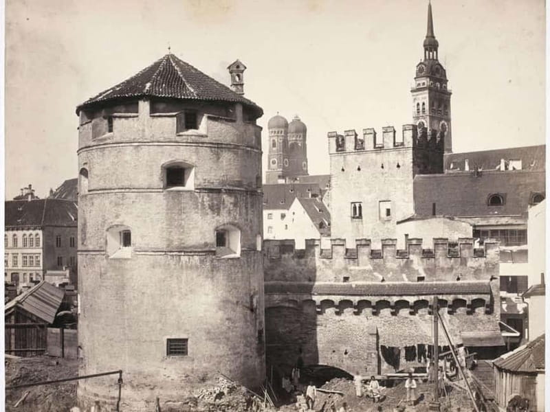 Munich: Old Town Highlights Private City Tour - Walking Tour - Visiting the New Town Hall and Its Bavarian Charm