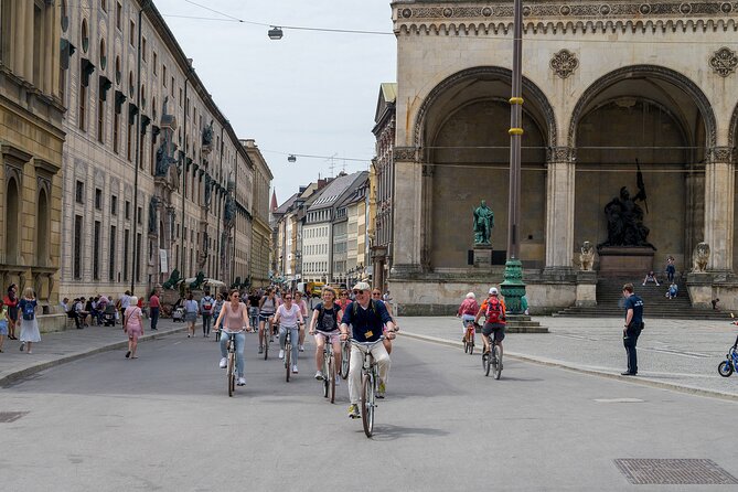 Munich Private City Bike Tour and English Garden - Key Points