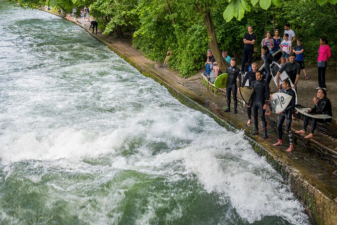 Munich Private City Bike Tour and English Garden - Relaxing Break at Hofbräukeller Beer Garden