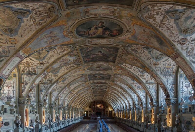 Munich: Private Guided Walking Tour with Residenz Museum - Discovering Munich’s Architectural Evolution