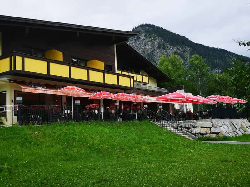 Munich: Private Neuschwanstein & Linderhof Castle Day Trip - Visiting Linderhof Palace’s Gardens and Venus Grotto