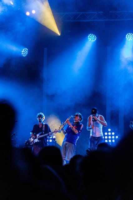 Munich: Private Oktoberfest Photoshoot with a Local - Accessibility and Physical Requirements