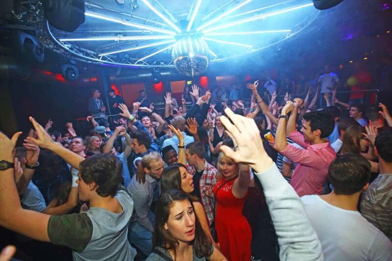 Munich: Private Pub Crawl with Free Beer and Shots - The Role of the Local Nightlife Host