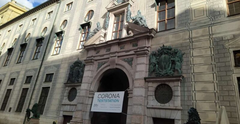 Munich Residenz: Private Tour with artists and historians - Key Points