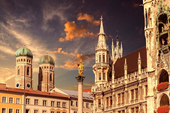Munich Sightseeing Hopping with traditional delicacies - Small-Group Experience with Local Guides