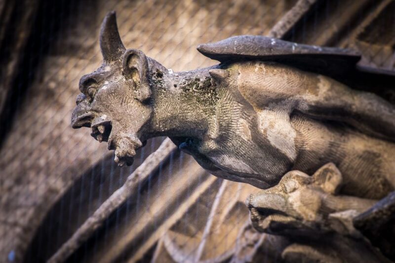 Munich: Spooky Tour of Old Town in German - The Most Eerie Stops: Tower Jungfernturm and Beyond