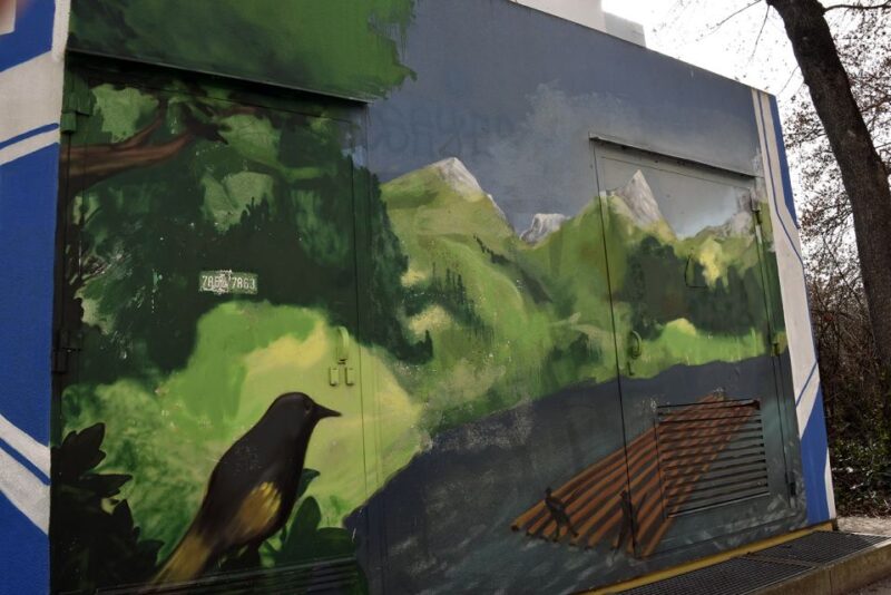 Munich: Street Art Bike Tour - The Slaughterhouse District and Railway Bridge Views