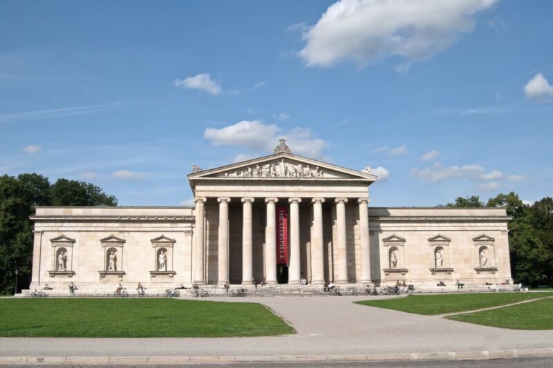 Munich: Third Reich & WWII Walking Tour - The Role of Key Sites: Hofbräuhaus, Feldherrnhalle, and Königsplatz