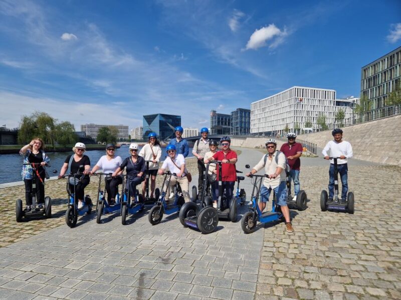 Munich: Top Sights E-Scooter Tour with Local Guide - Exploring Munich’s Iconic Landmarks on an E-Scooter