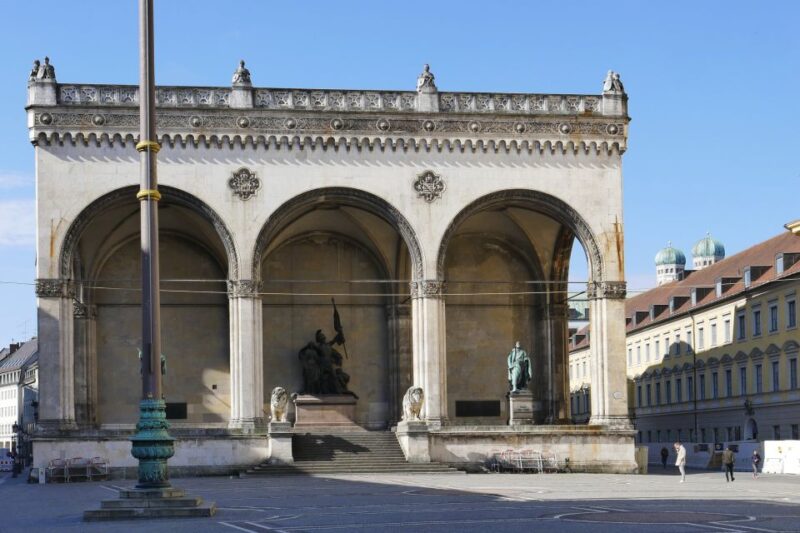 Munich: Walking Tour Old Town and Viktualienmarkt - Starting at Marienplatz: The Heart of Munich