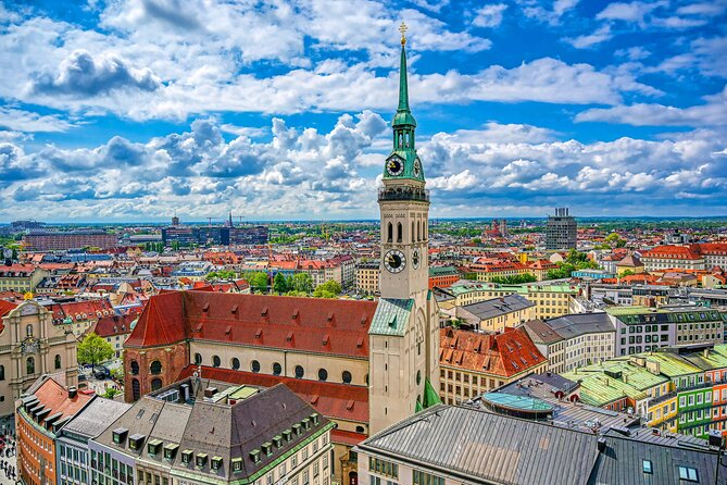 Munich Walking Tour with Audioguide on Your Smartphone - Marveling at the New Town Hall and Glockenspiel