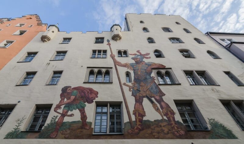 Munich:REGENSBURG MEDIEVAL BEAUTY-PRIVATE GUIDED TOUR BY CAR - Frequently Asked Questions