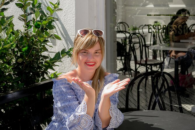 Murals and Graffiti Photoshoot - Posh Melrose with a Photographer in Los Angeles - Meeting Points and Logistics