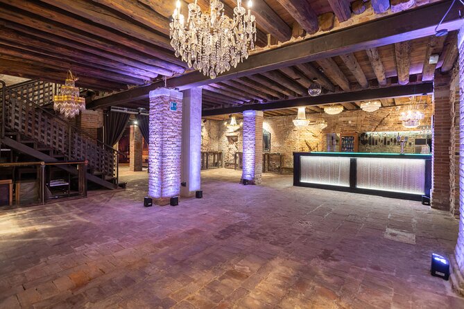 Murano Glass Blowing demonstration-The Glass Cathedral - Practical Details: Booking, Accessibility, and Group Size