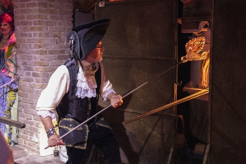 Murano: Glass Blowing Demonstration with Optional Drinks - Accessibility and Language Options