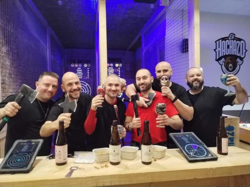 Murcia: 1-hour axe throwing at a rock bar in the center - How the Axe Throwing Session Is Structured