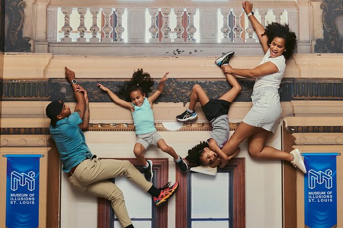 Museum of Illusions St Louis Admission Ticket - Experience Highlights: Gravity-defying Installations and Holograms