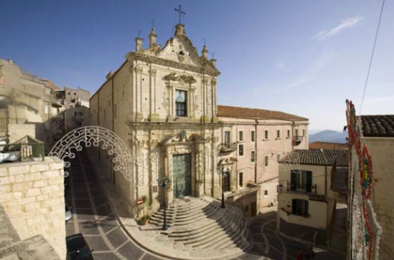 Mussomeli: Guided Historical Walking Tour - Exploring the Majestic Chiesa Madre
