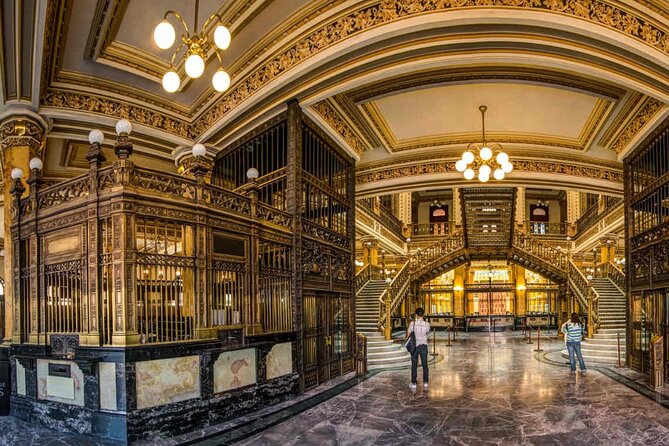 Must-see Buildings & Palaces of Mexico City - Practicalities: Meeting Point, Timing, and Group Size