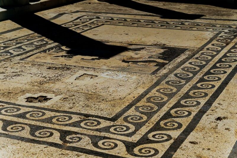 Mykonos: Delos Boat Transfer with Cell Phone Audioguide - Exploring Delos at Your Own Pace