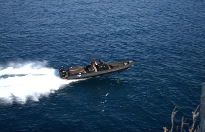 Mykonos : Luxury Private Cruise - Exploring the South Coast of Mykonos and Beyond