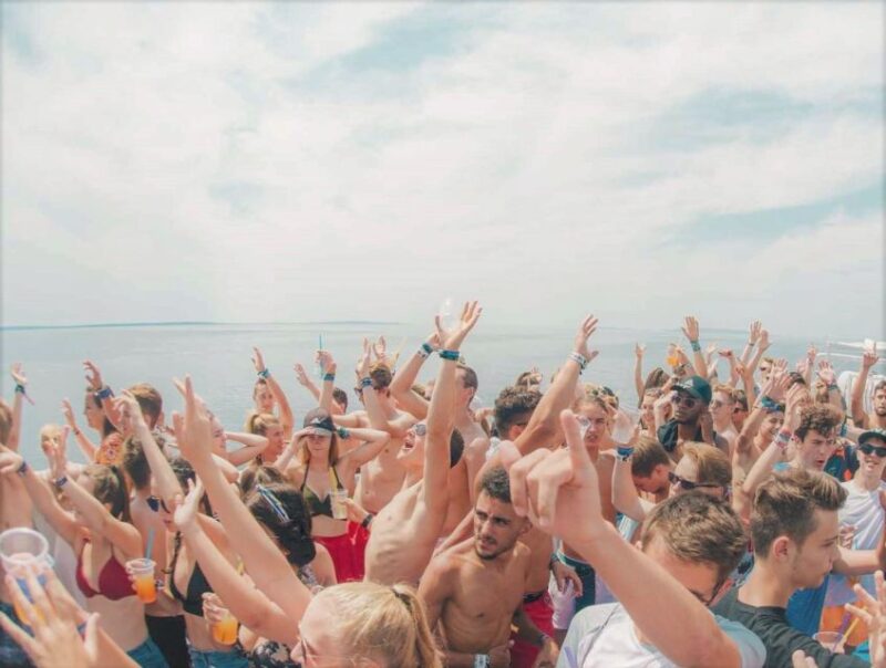 Mykonos: Rhenia & Little Venice Cruise with Snacks & Drinks - Scenic Cruise Through Little Venice