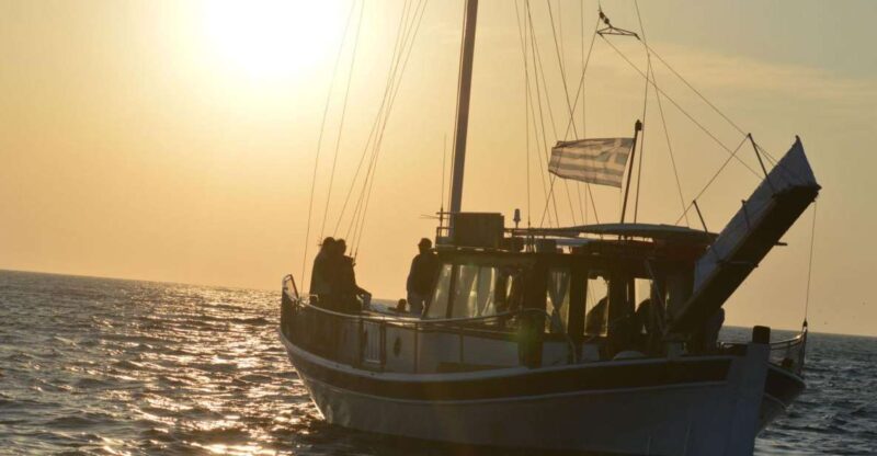 Mykonos: Sunset Boat Trip with Snacks and Drinks - Returning to Little Venice and Mikonos