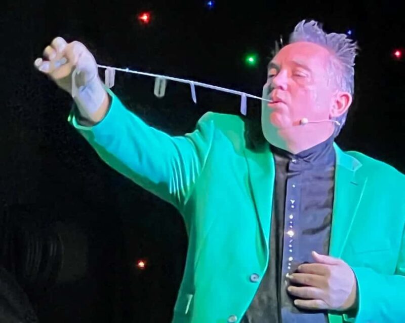 Myrtle Beach Mall: Magic & Comedy Show by Michael Bairefoot - Key Points