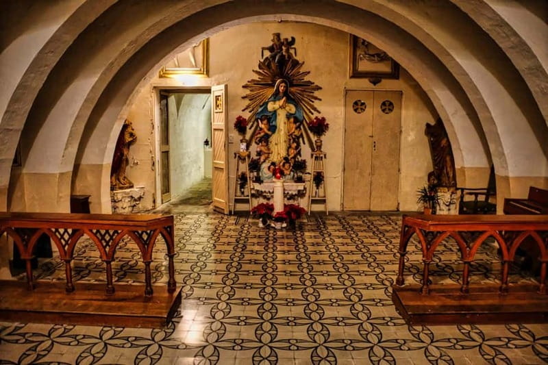 Mysteries in a Valletta Monastery - Guided Tour - The Candlelit Crypt and Nun Burial Traditions