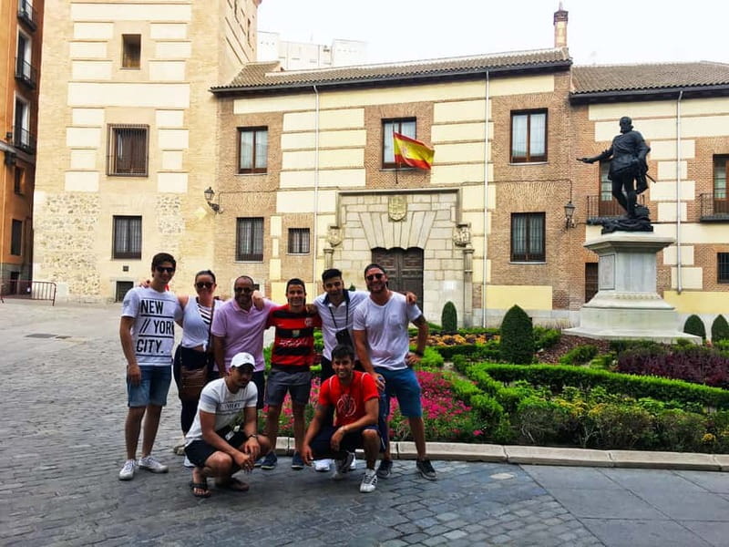 Mysteries & Tapas Tour in Madrid + Trendy Bar - Starting Point at Puerta del Sol: The Bear Statue