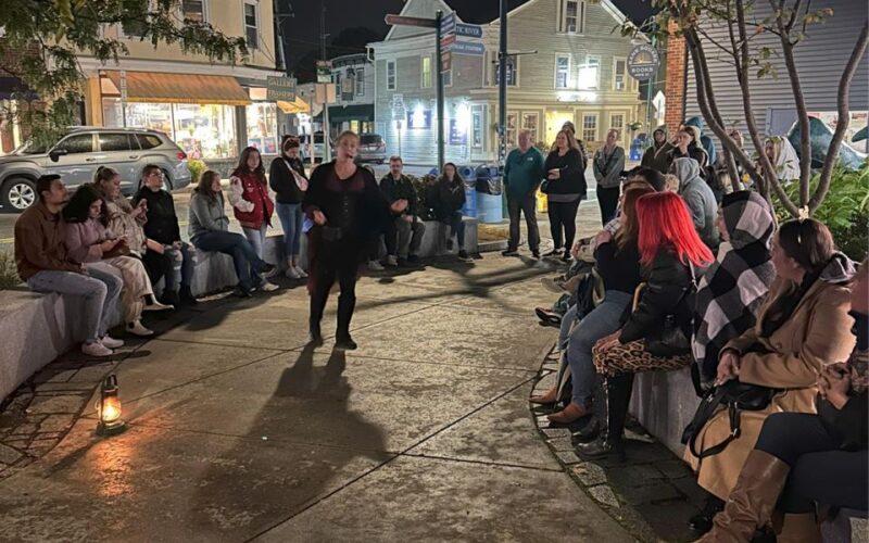 Mystic: Ghosts of Christmas Past Downtown Walking Tour - Meet at Liberty Pole Square for a Spooky Christmas Welcome